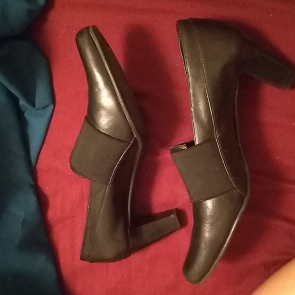 Heels - Picture 2 of 4